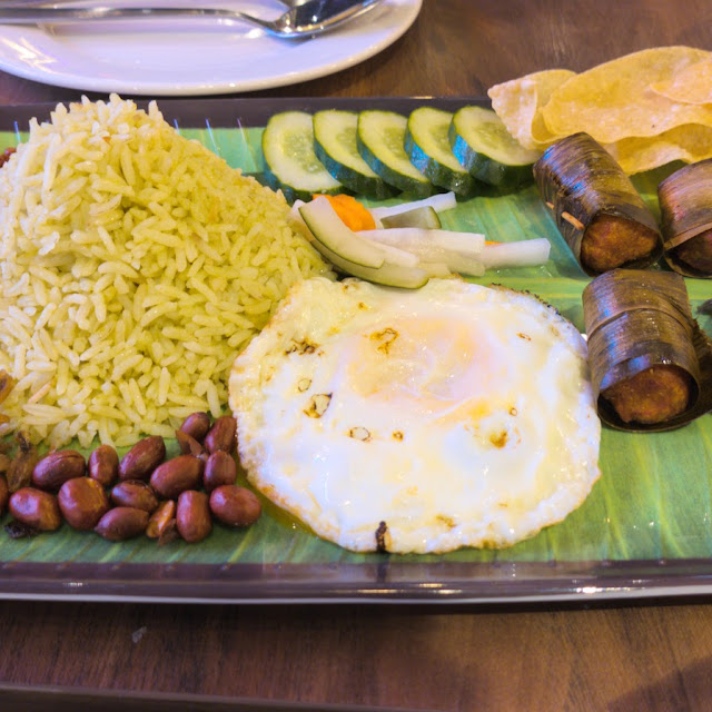 Nasi Lemak Pandan Chicken