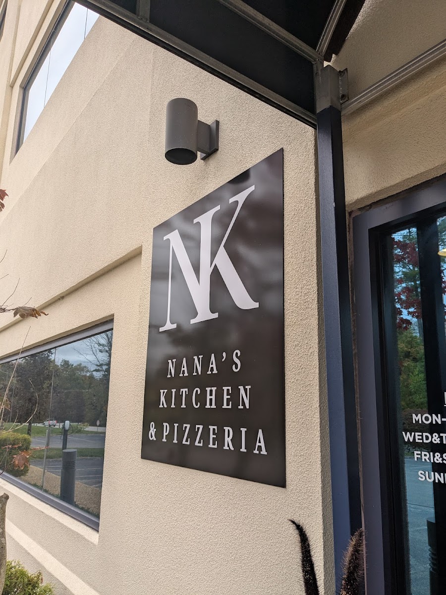 Nana's Kitchen & Pizzeria