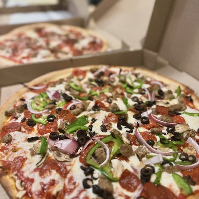 Deluxe Pizza