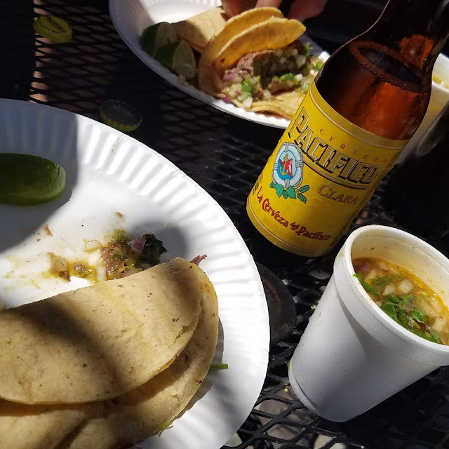 Tacos De Barbacoa Con Consume