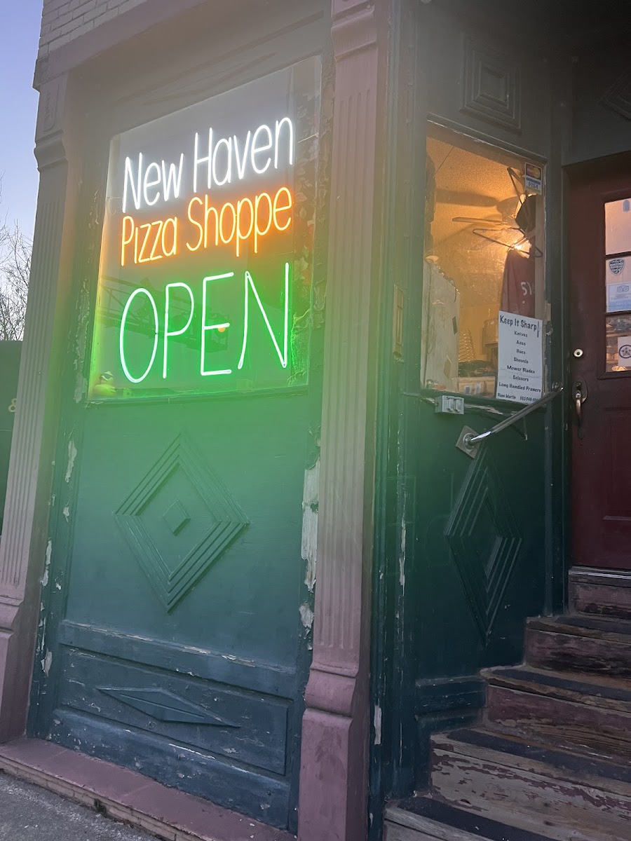 New Haven's Pizza Shoppe