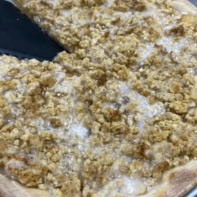 Apple Pie Dessert Pizza