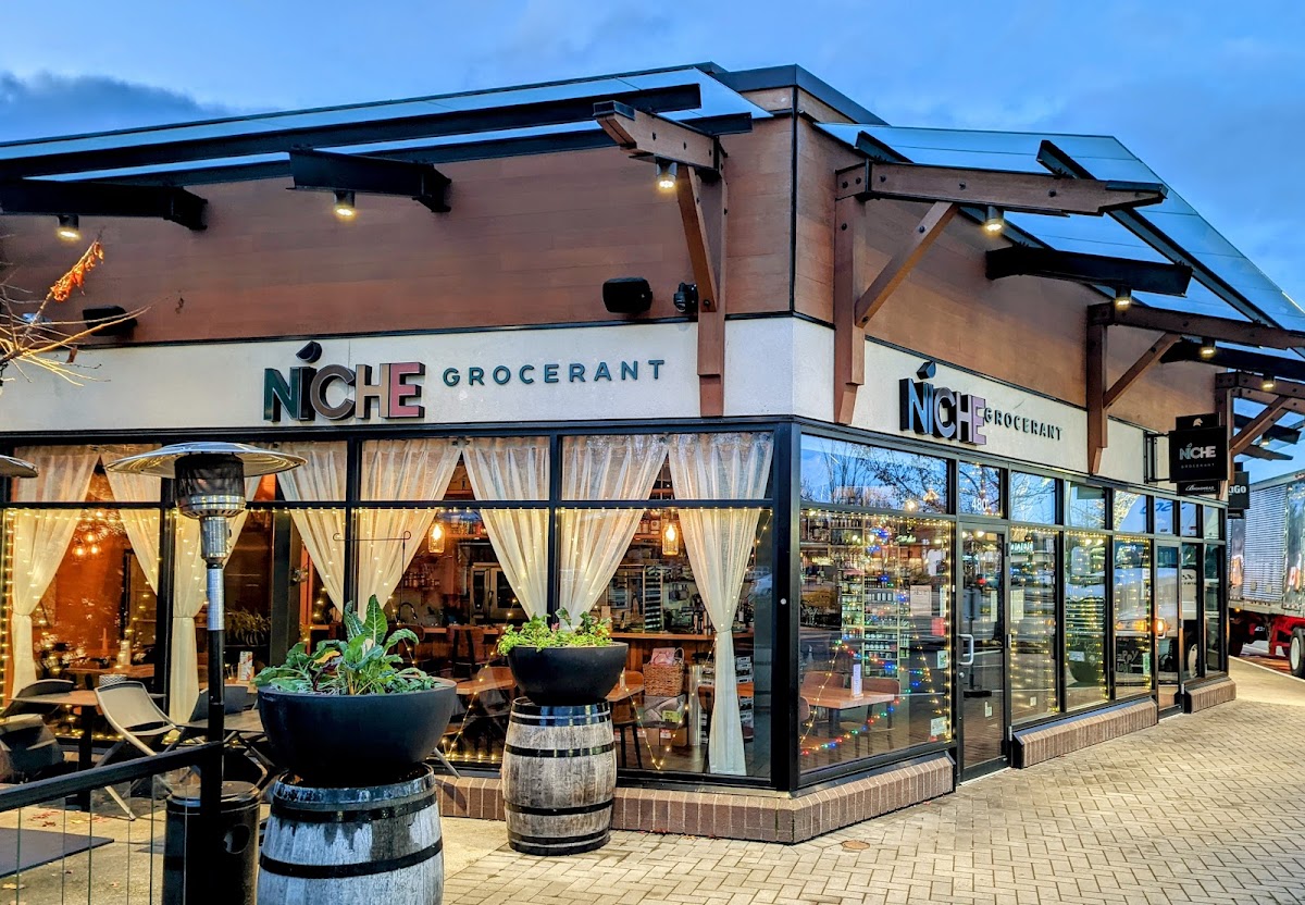 Niche Grocerant