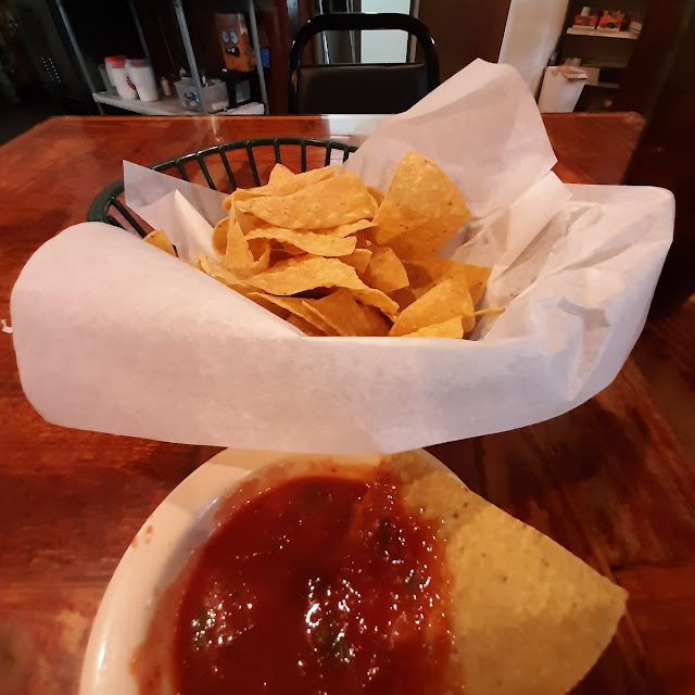 Chips and Salsa Roja