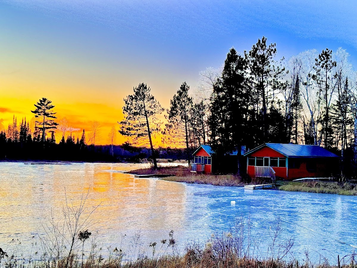 Norse Wood Cabins - Fishtrap Cove Pub