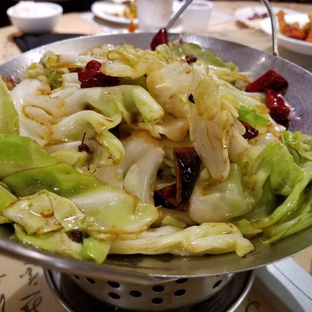 Sauteed Sliced Cabbage with Fungus