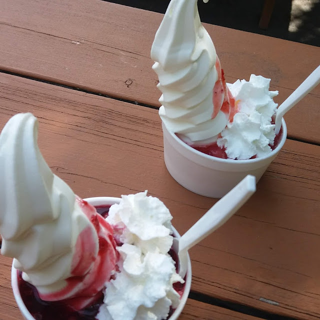Raspberry and Strawberry Sundaes