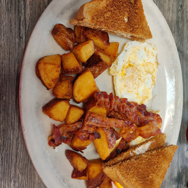 Eggs Toast & Home Fries