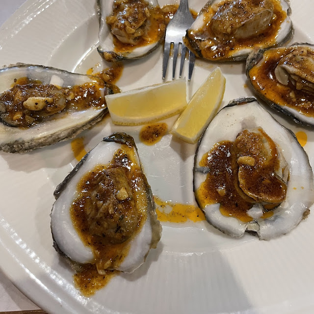 Steamed Oysters with House Sauce