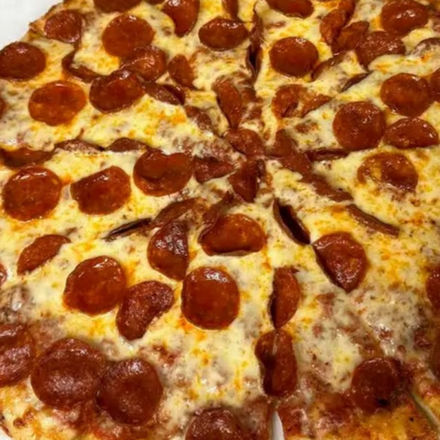 Large Pepperoni Pizza