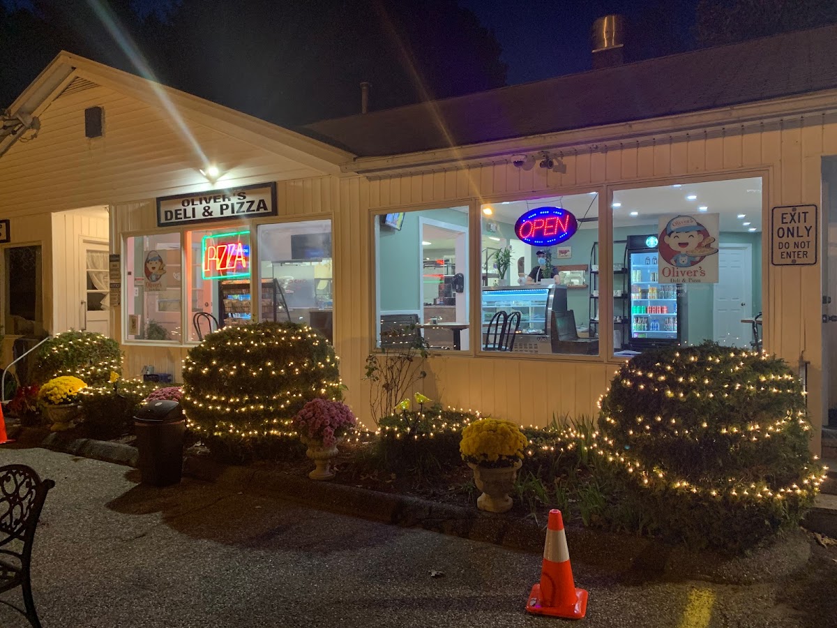 Oliver's Deli & Pizza