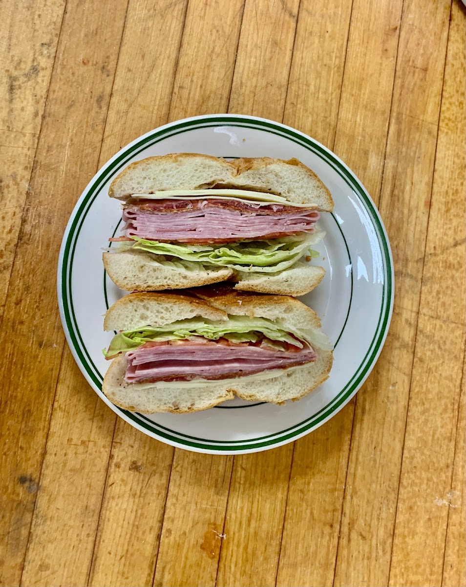 Oliver's Deli & Pizza