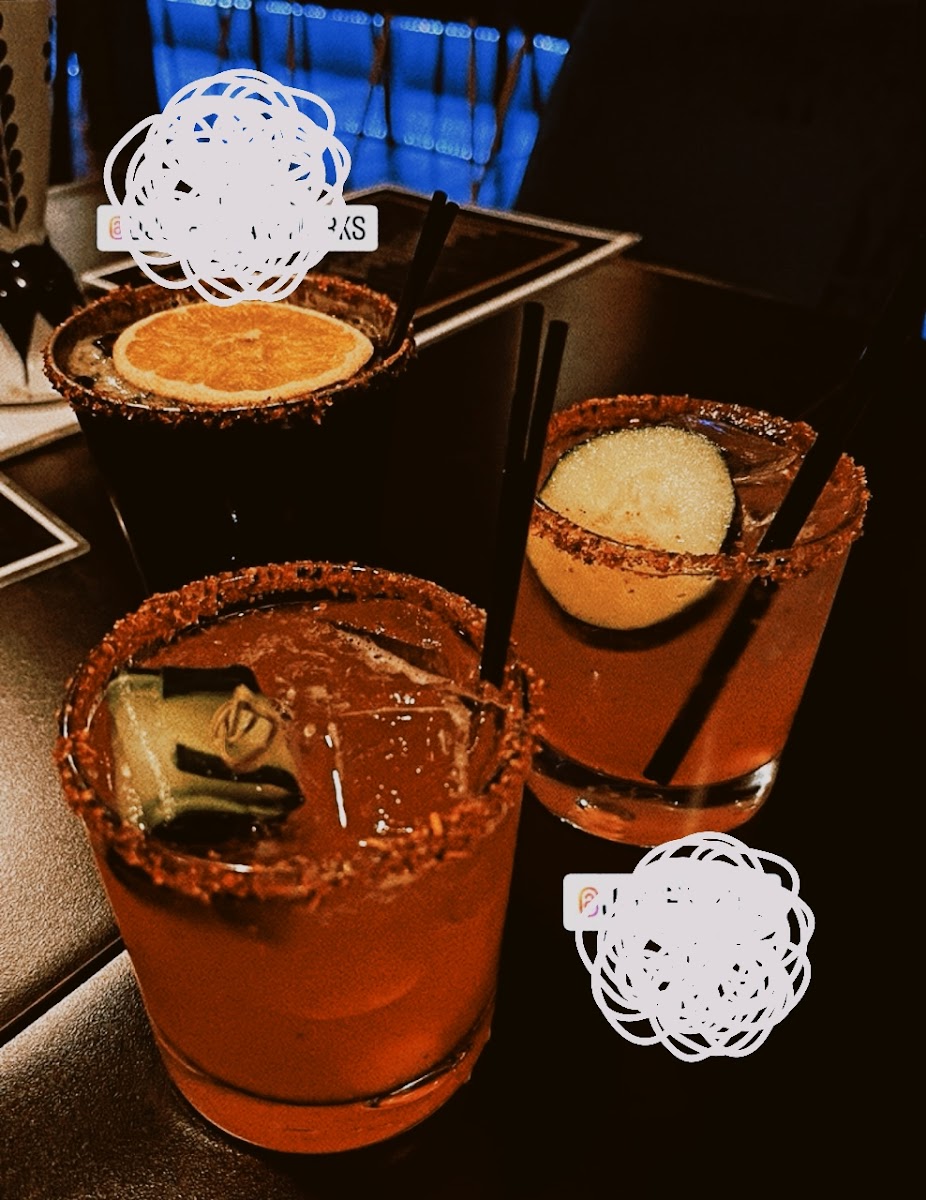 On The Rocks Kitchen & Lounge