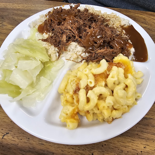 Beef Tips and Rice Mac & Cheese with Green Beans