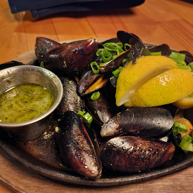 Sizzling Mussels
