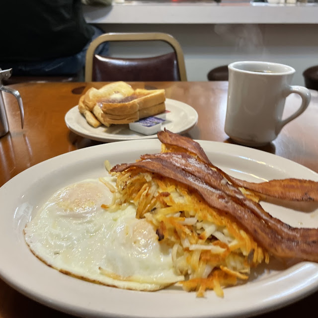 Bacon Eggs Hashbrowns and Toast