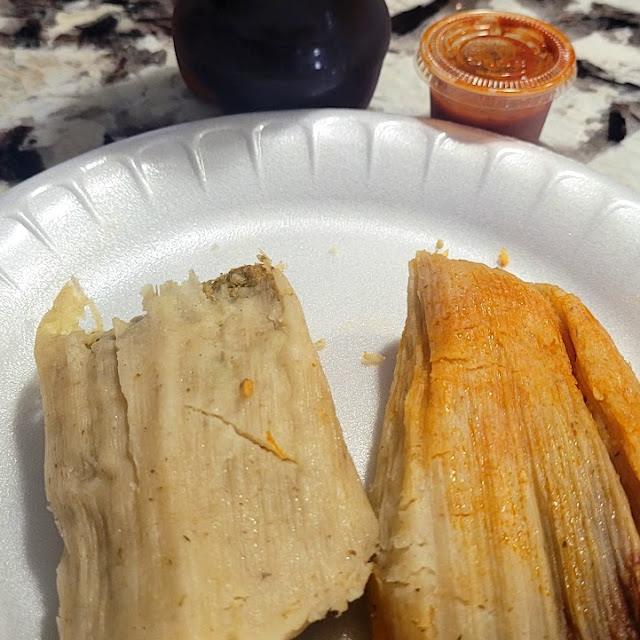 Tamales Rajas Con Queso Y Rojos