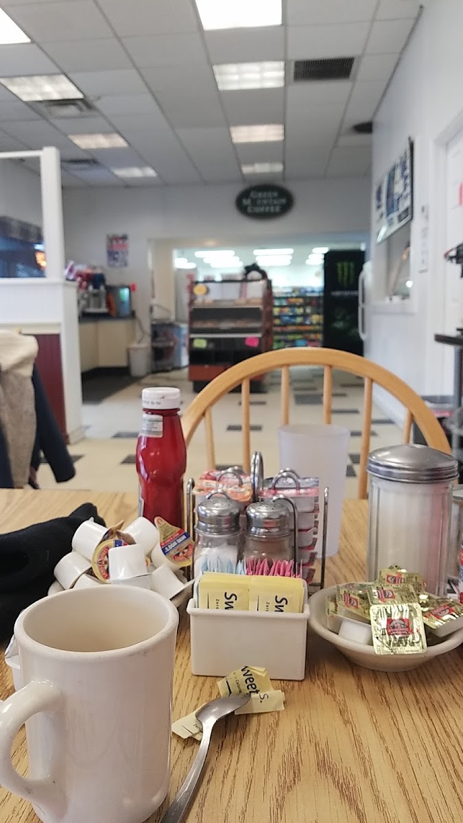 Phil’s Super Variety & Grill