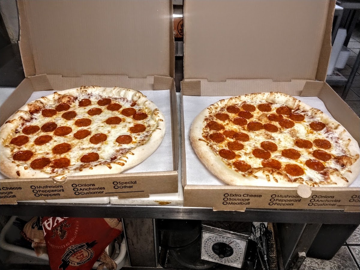 Phil’s Super Variety & Grill