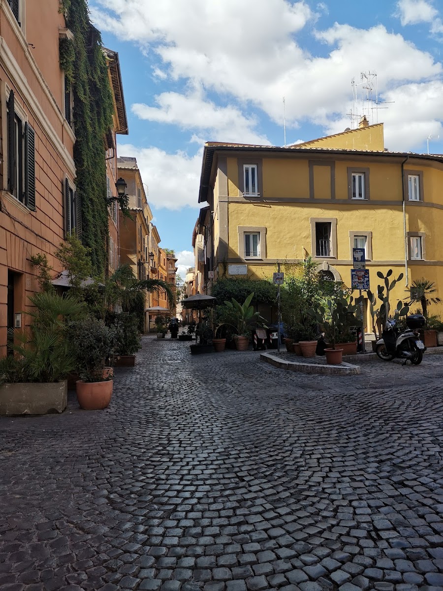 Piazza dei Ponziani, 7/A