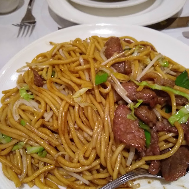 Tomato Beef Chow Mein