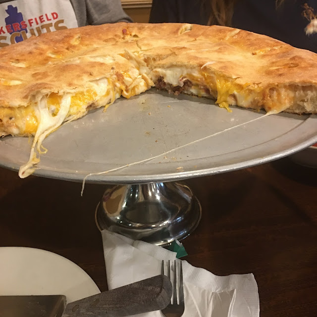 Stuffed Cheeseburger Pizza