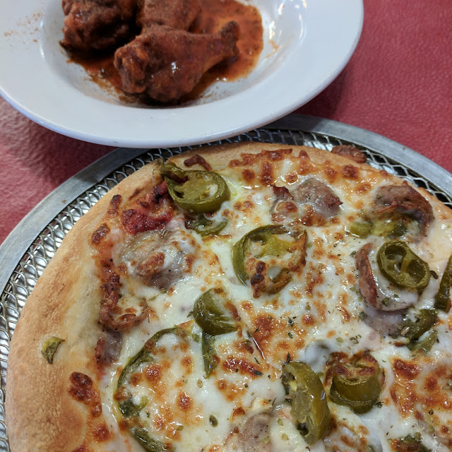 Individual Pizza & 3 Wings Lunch Special