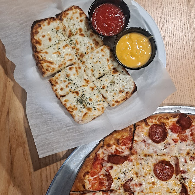 Garlic & Mozzarella Bread Pepperoni Pizza