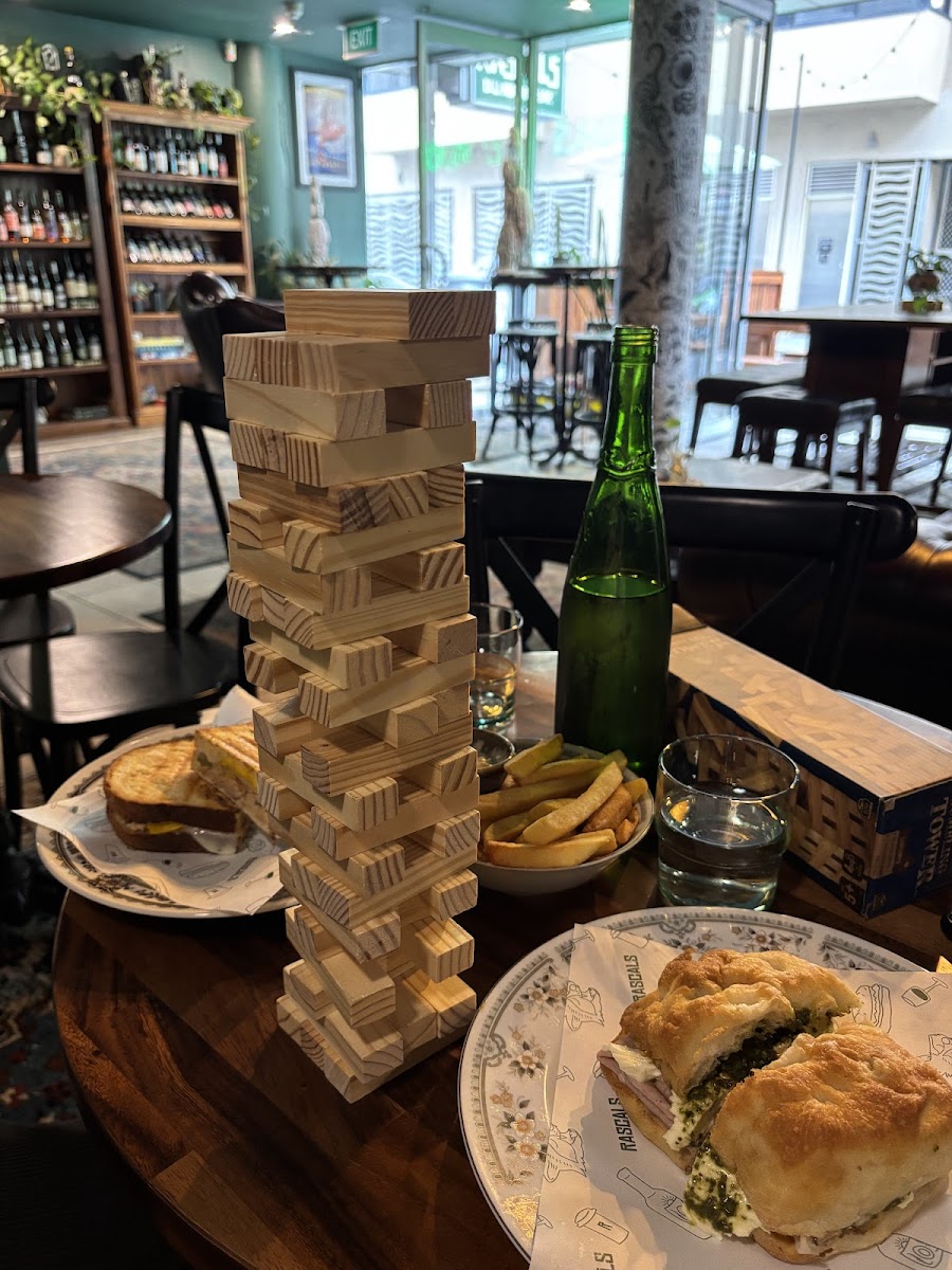 Rascals Deli & Wine Bar