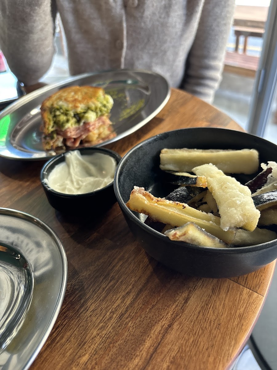 Rascals Deli & Wine Bar