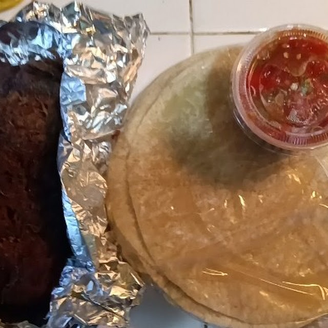 Cachete Barbacoa with Tortillas De Harina