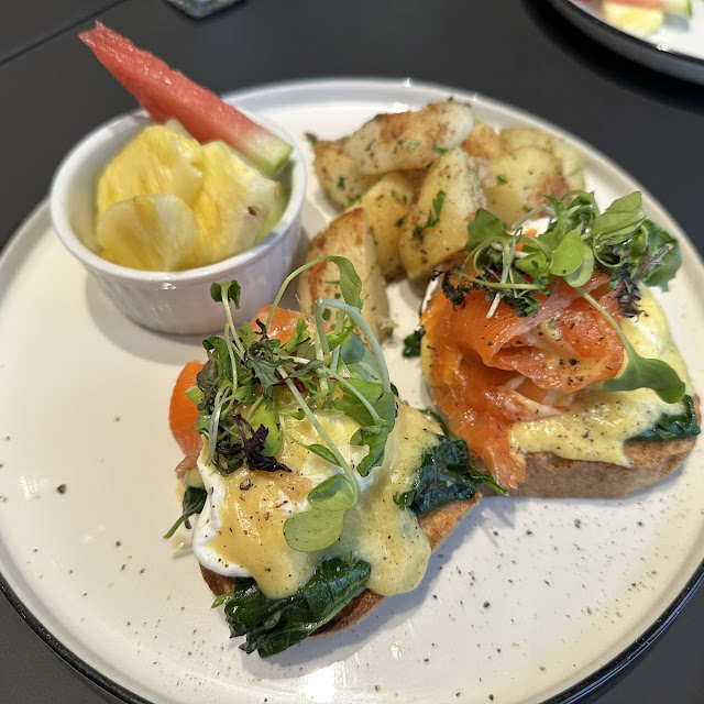 Salmon Eggs Benedict