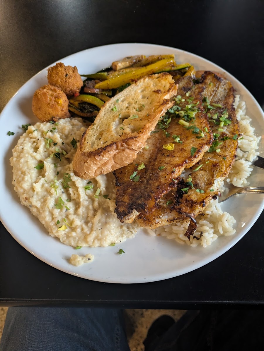 Right Side Restaurant