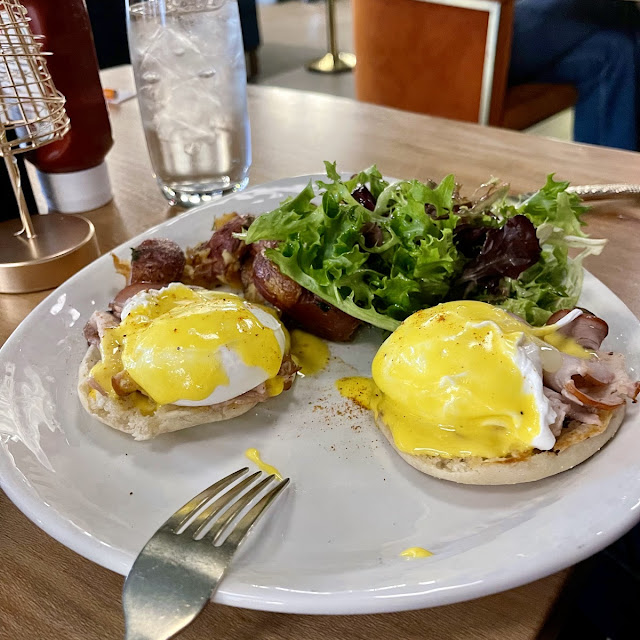 Eggs Benedict