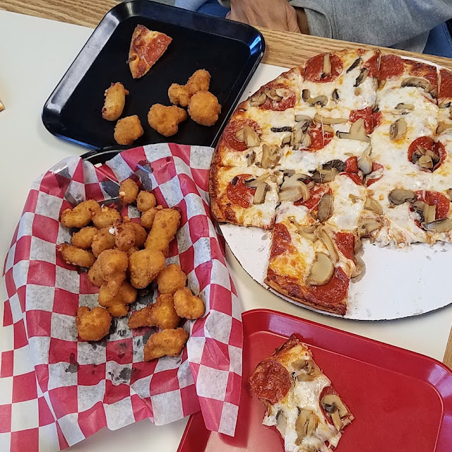Small Pizza & Cheese Curds