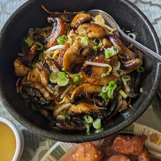 Mushroom Chow Mein