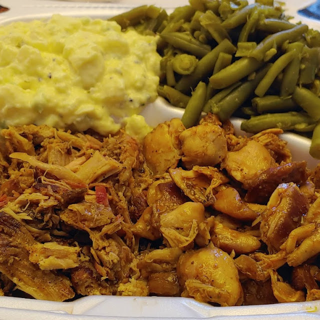 2 Meat Platter with Chicken and Pulled Pork