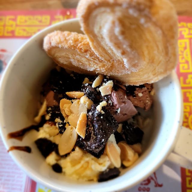 Ice Cream with Cookie