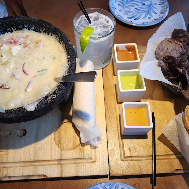 Queso Fundido Con Chorizo