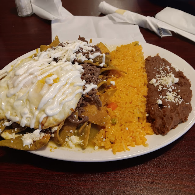 Chilaquiles Verdes Con Steak