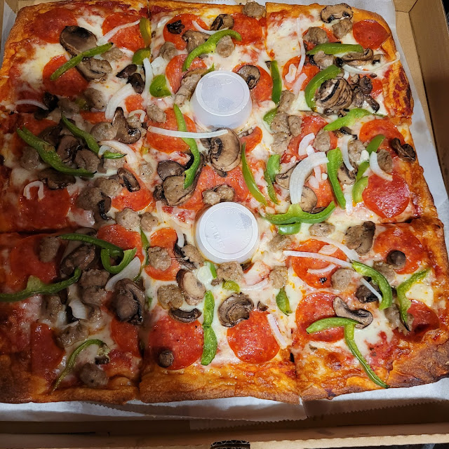 Deluxe Pizza