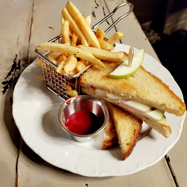 Autumn Grilled Cheese Sandwich