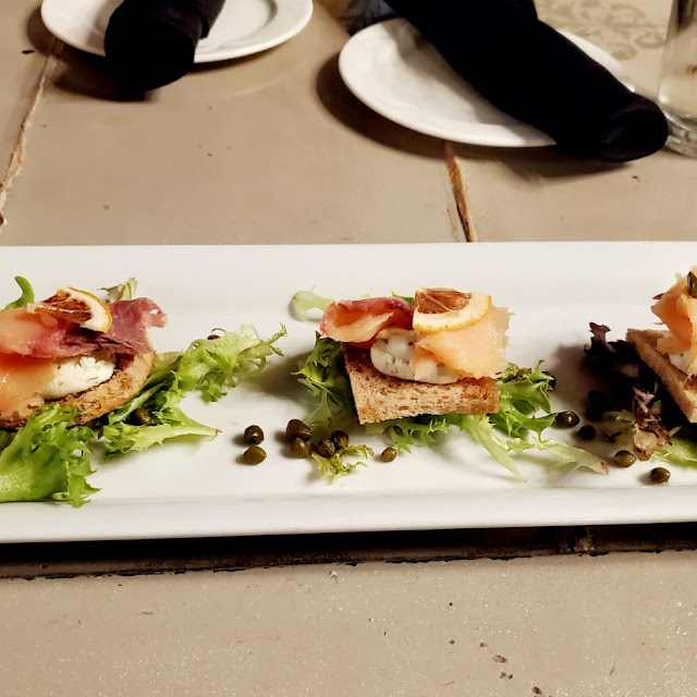 Salmon Canapés