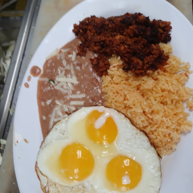 Huevos Con Chariza