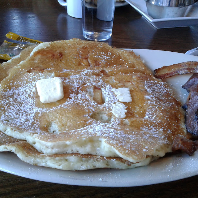 Pancakes with Apples & Cinnamon