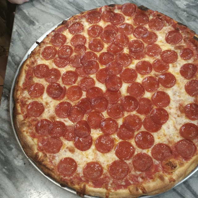 Extra Large Pepperoni Pizza