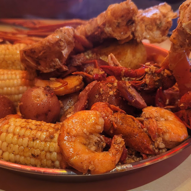Snow Crab Legs with Corn Potatoes & Sausage