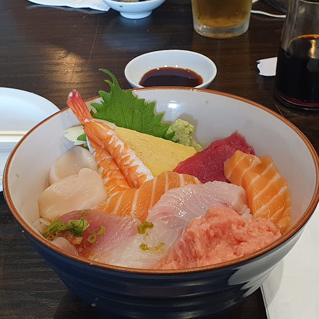 Chirashi Sushi
