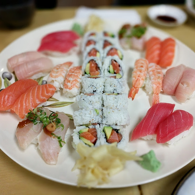Sashimi Salad Tuna Salmon Yellowtail Shrimp Surf Clam Albacore