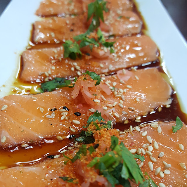Seared Salmon Sashimi 3pc